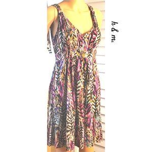 V NECK "feathers" h& m STREET LENGTH DRESS